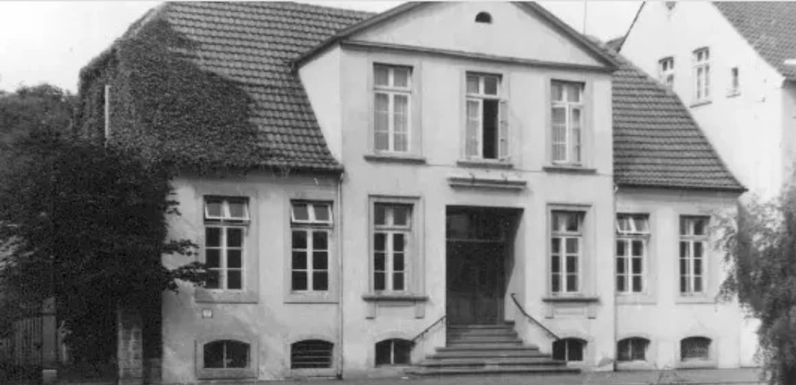 Ursulinenschule am Hauptkanal (ehemaliges Hotel Triep), 1916 bis 1955