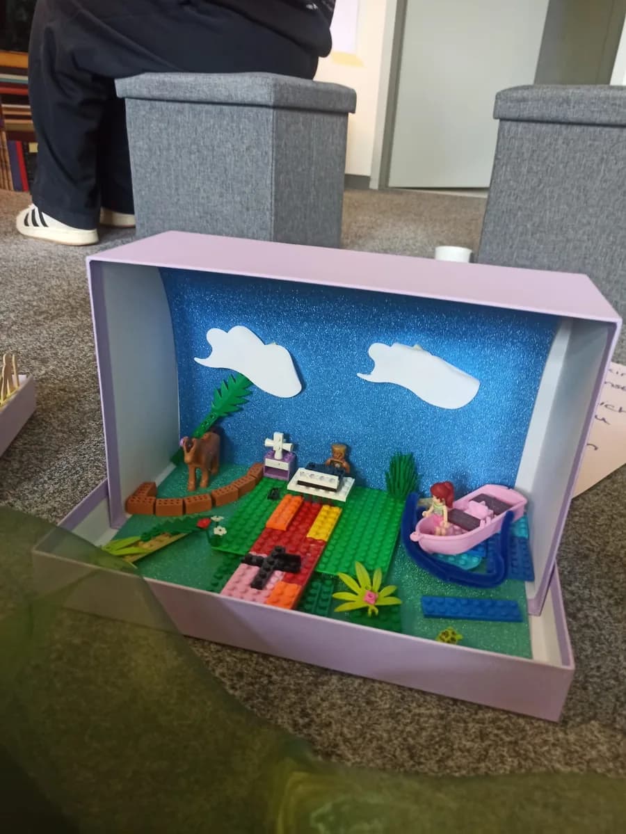 Traumkirche-Diorama der Juleica AG mit Strand- und Meeresmotiv
